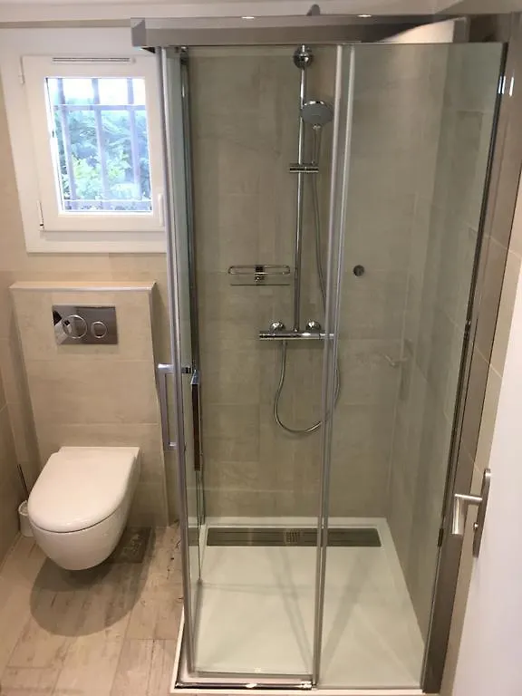 بيت ضيافة Maison D'Hotes Antoinette كوغولين